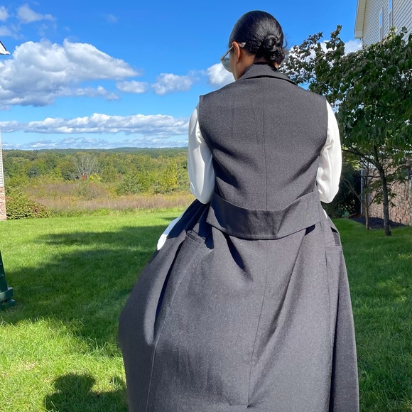 COPY - Chic Long Vest Seen on The Stars! - Picture 7 of 7